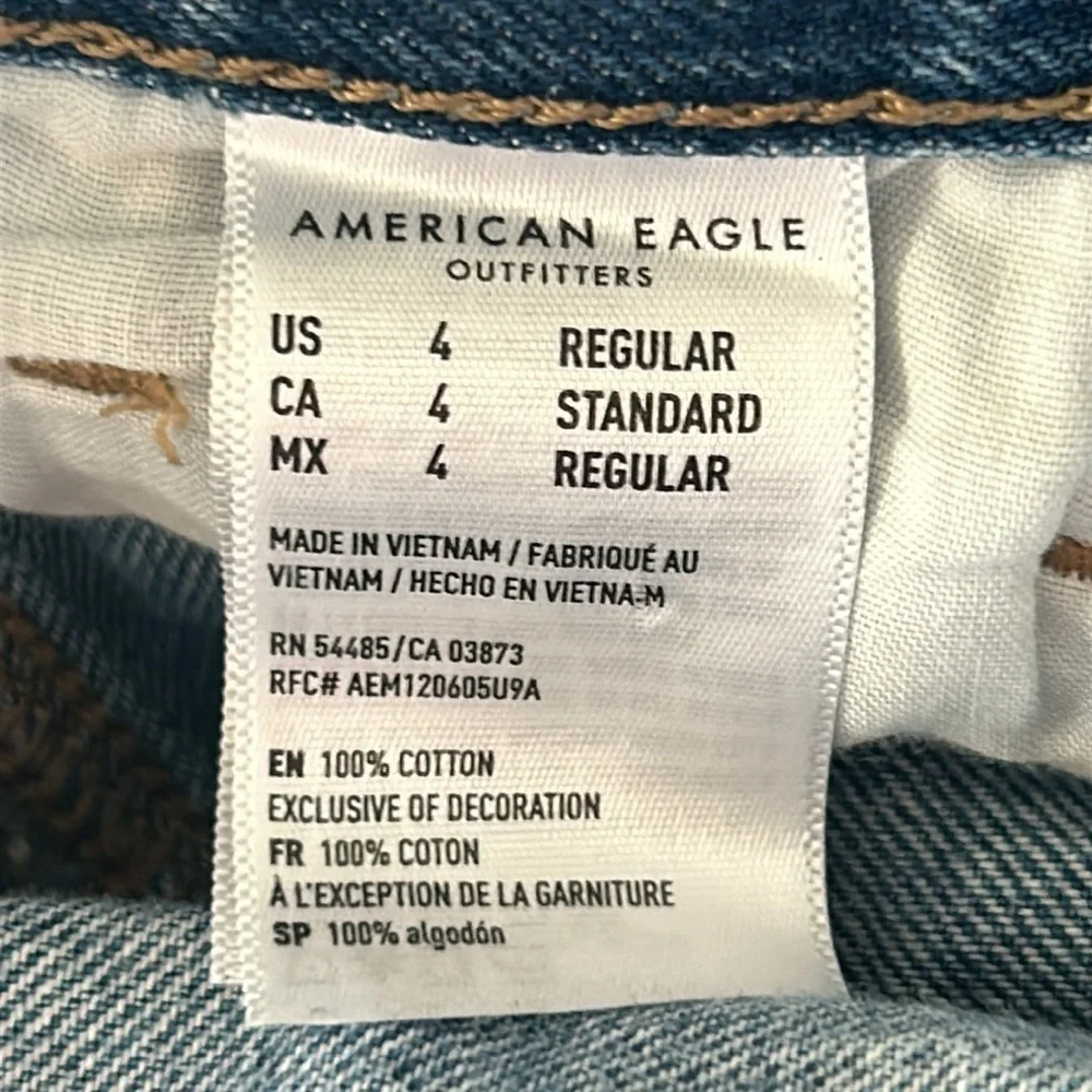 American Eagle Curvy MOM jeans size 4
